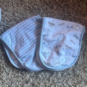 Adorable Blue Car Print Baby Bib Set